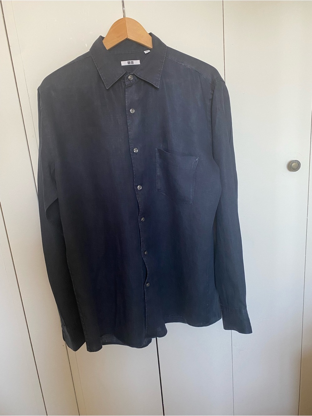 UNIQLO Men’s L 100% Linen Long Sleeve Button-Up Shirt, Navy/Blue. Lightweight